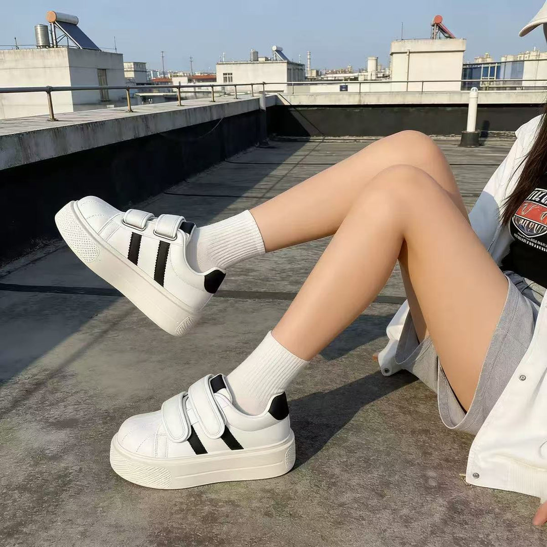 Women's everyday sneakers with practical Velcro closure and sporty design Mune Fashion