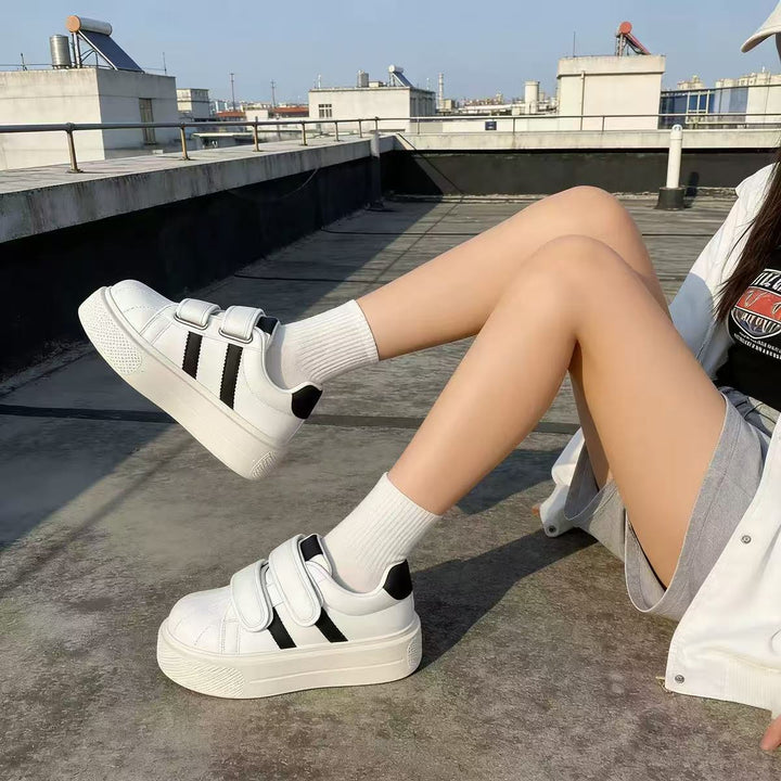 Women's everyday sneakers with practical Velcro closure and sporty design Mune Fashion