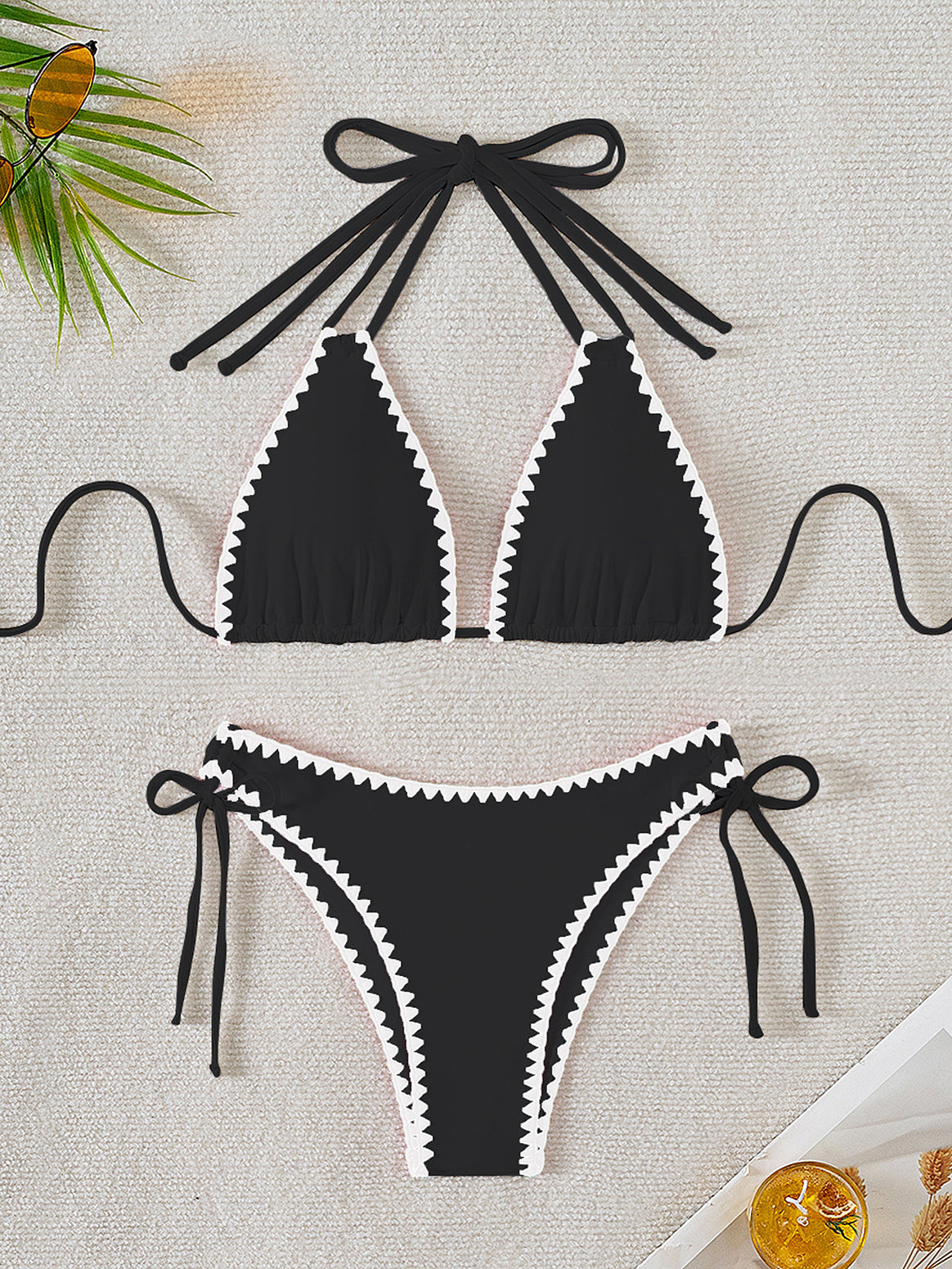 Women's triangle bikini with playful contrast seams Mune Fashion