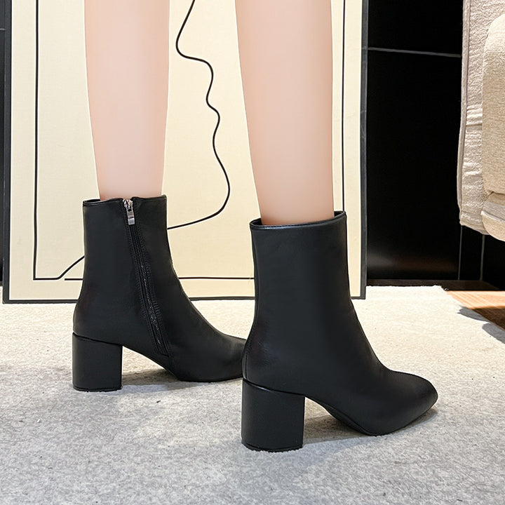 Ladies nan elegant ankle-high ankle boots in smooth leather look with mid-high block heel and subtle front seam Mune Fashion