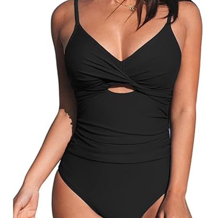 Ladies Elegant Jumpsuit with Sophisticated Cut-Out Mune Fashion