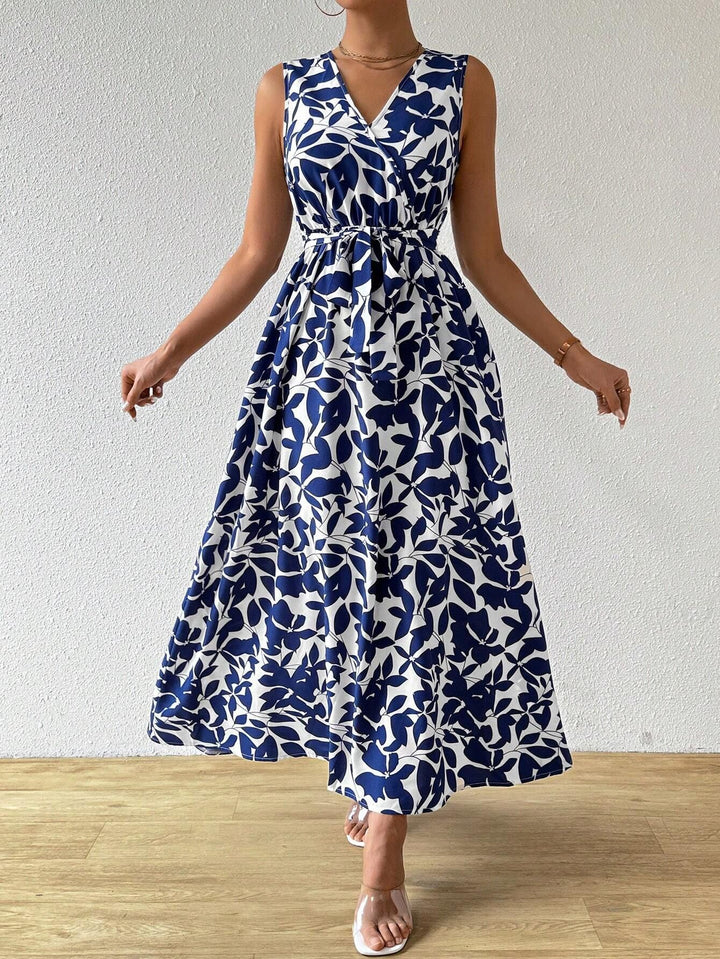 Women's wrap maxi dress with V-neck and tied waist belt Mune Fashion