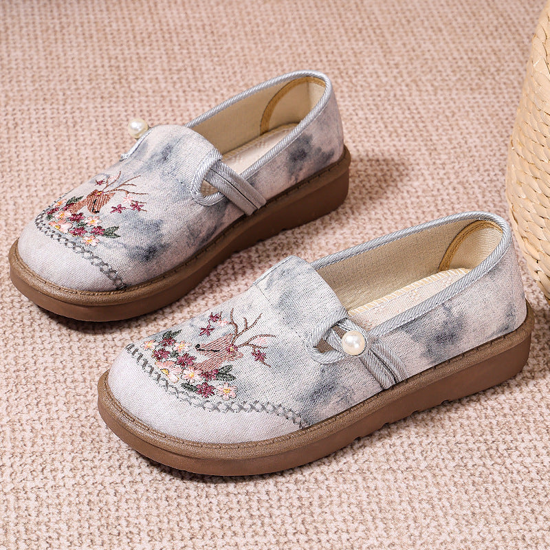 Women's embroidered slippers with pearl detail, breathable textile upper, and shock-absorbing comfort sole Mune Fashion
