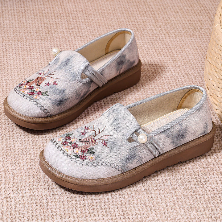 Women's embroidered slippers with pearl detail, breathable textile upper, and shock-absorbing comfort sole Mune Fashion