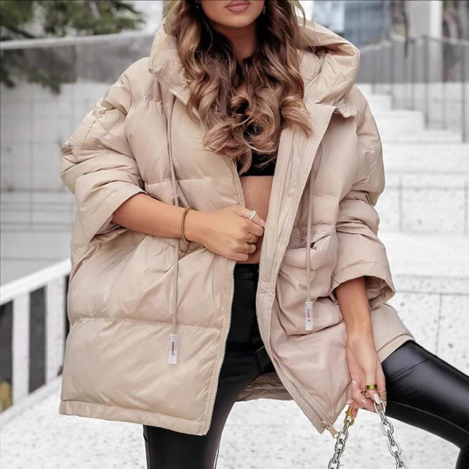 Ladies Oversized Padded Jacket with Practical Pockets and High Collar Mune
