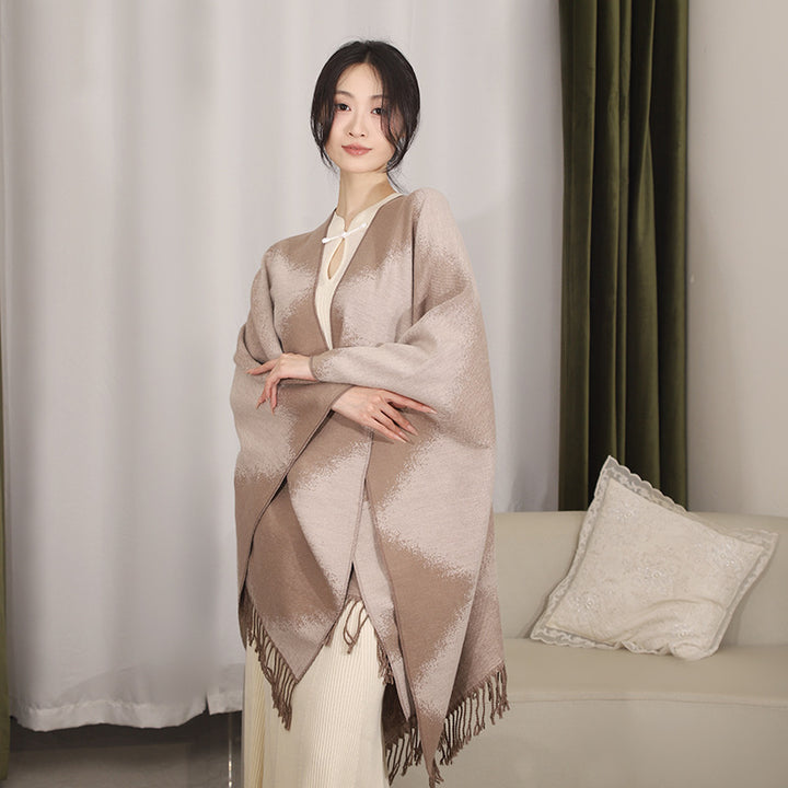 Women Oversized Poncho made of wool blend with washed check and fringe hem Mune Fashion
