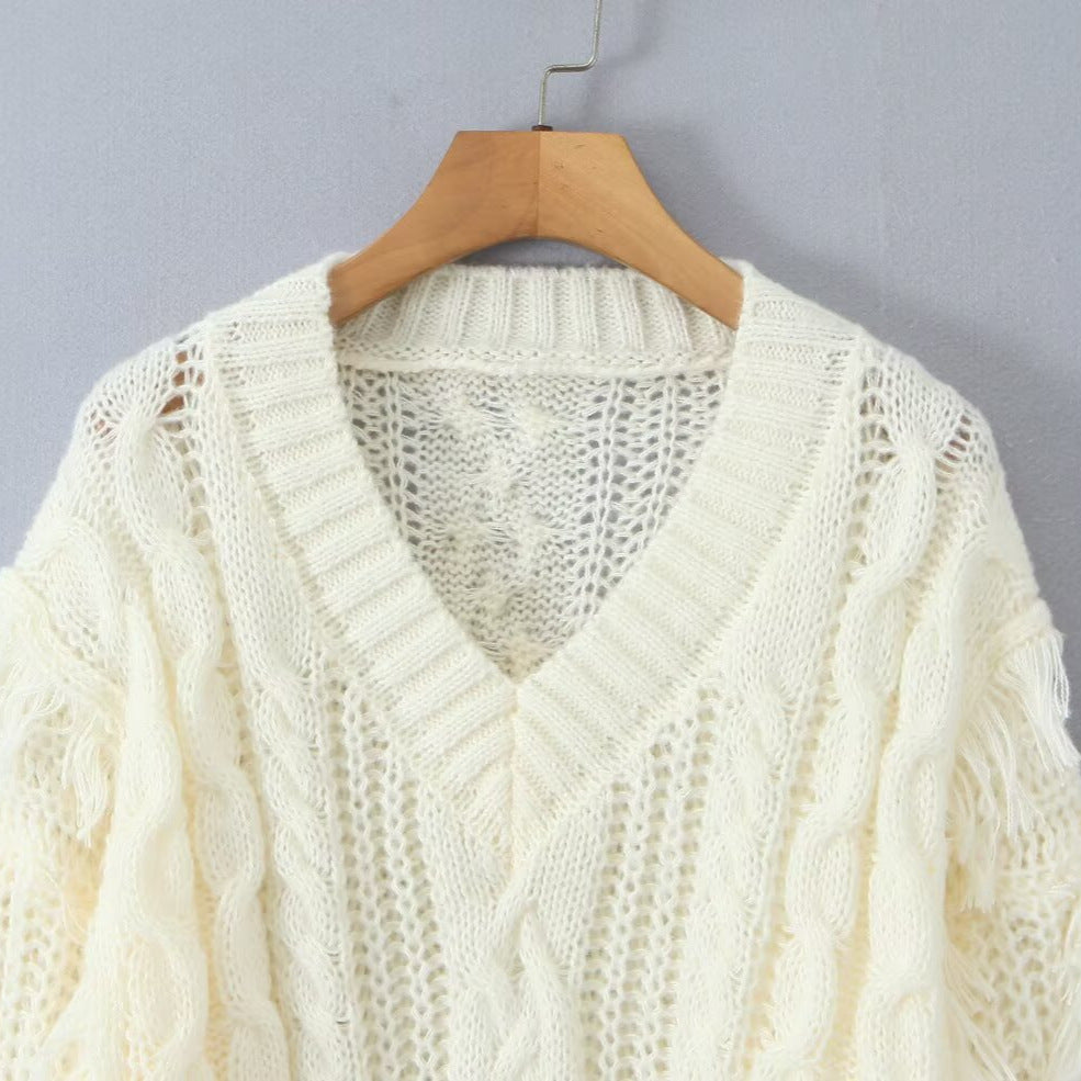 Women's Chunky Knit V-Neck Sweater with Cable Pattern and Fringes Mune Fashion