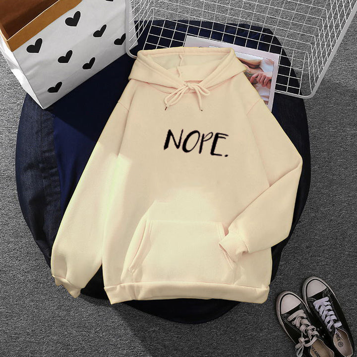 Women casual hoodie with statement print, kangaroo pocket and soft fleece Mune Fashion