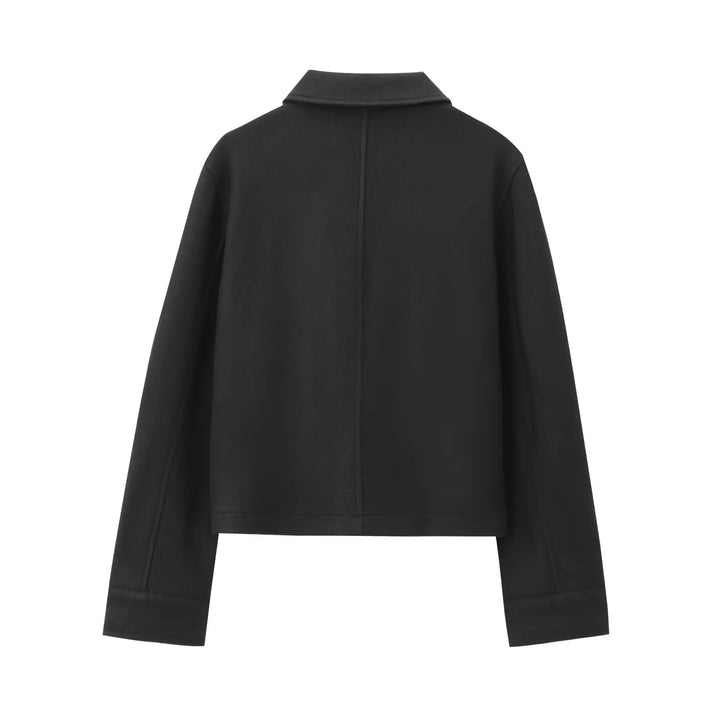 Women's short wool jacket with shirt collar, patch pockets and clean boxy silhouette Mune Fashion