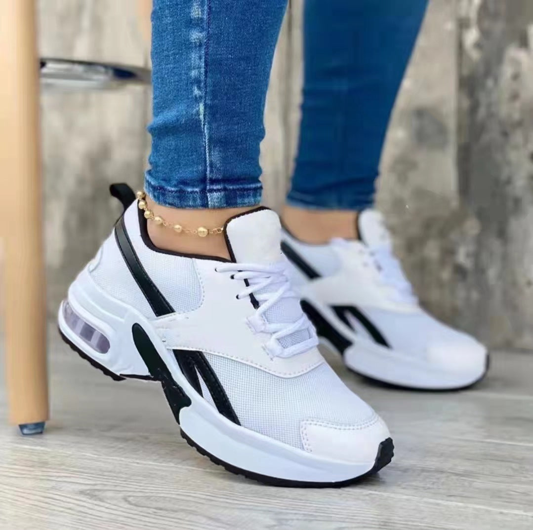 Women's sporty comfort sneakers with visible air cushioning, mesh fabric and leather-look panels Mune Fashion