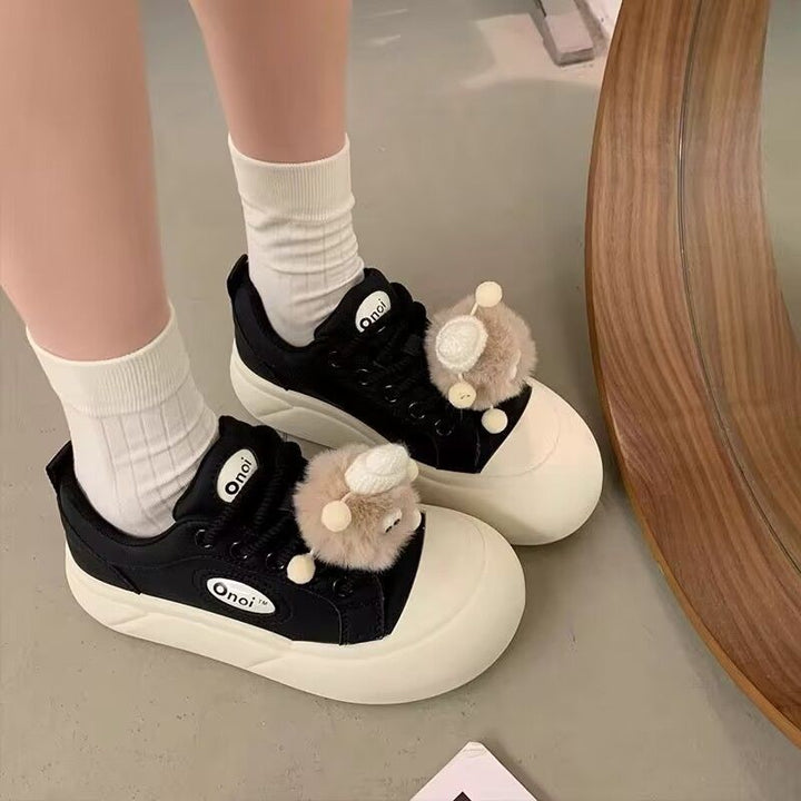 Women Sneakers with fashionable pom-pom applications and comfortable sole Mune Fashion
