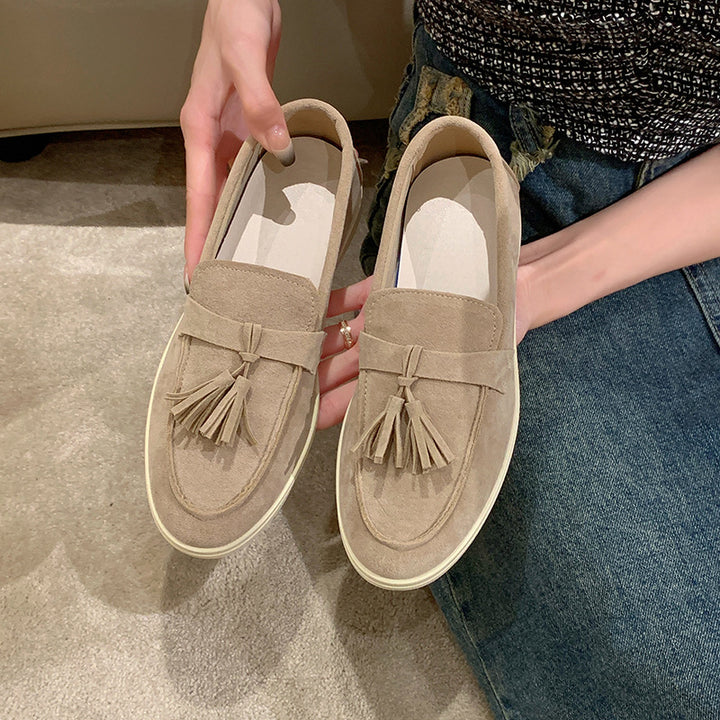 Ladies slippers with tassels made of suede and non-slip rubber sole Mune Fashion