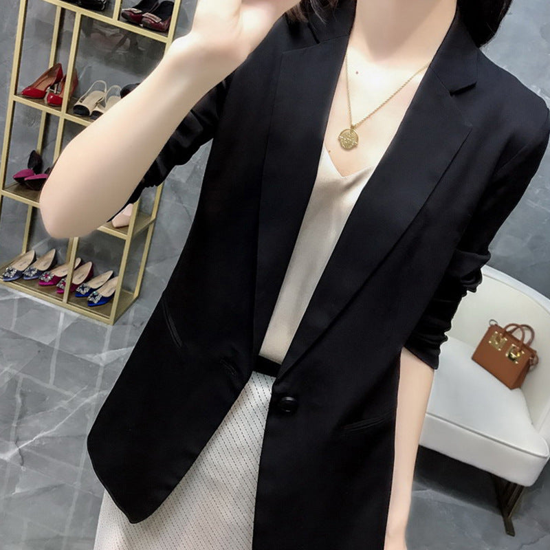 Women Lightweight fitted long blazer with falling hem and piped pockets Mune Fashion