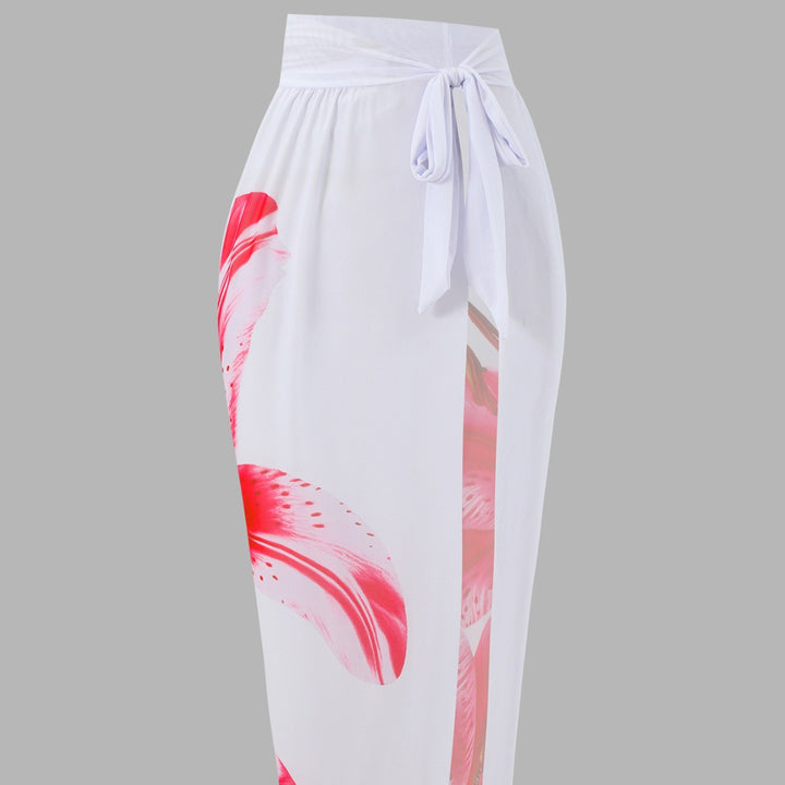 Ladies swimwear set with elegant floral pattern Mune Fashion