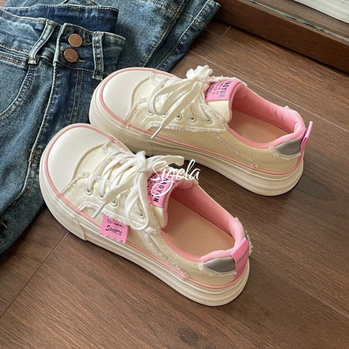 Women's sporty sneakers with trendy design and comfortable sole Mune Fashion