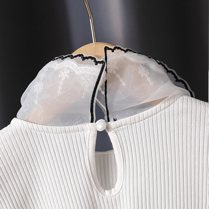 Girls fashionable blouse with elegant tulle sleeves and artistic lace decoration Mune Fashion