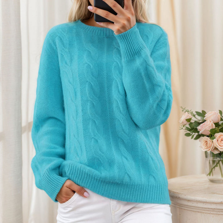 Women's cozy cable knit sweater with round neck Mune Fashion