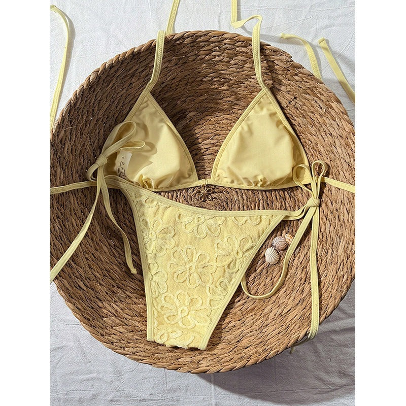 Women's Two-Piece Bikini Set with Floral Embroidery Mune Fashion