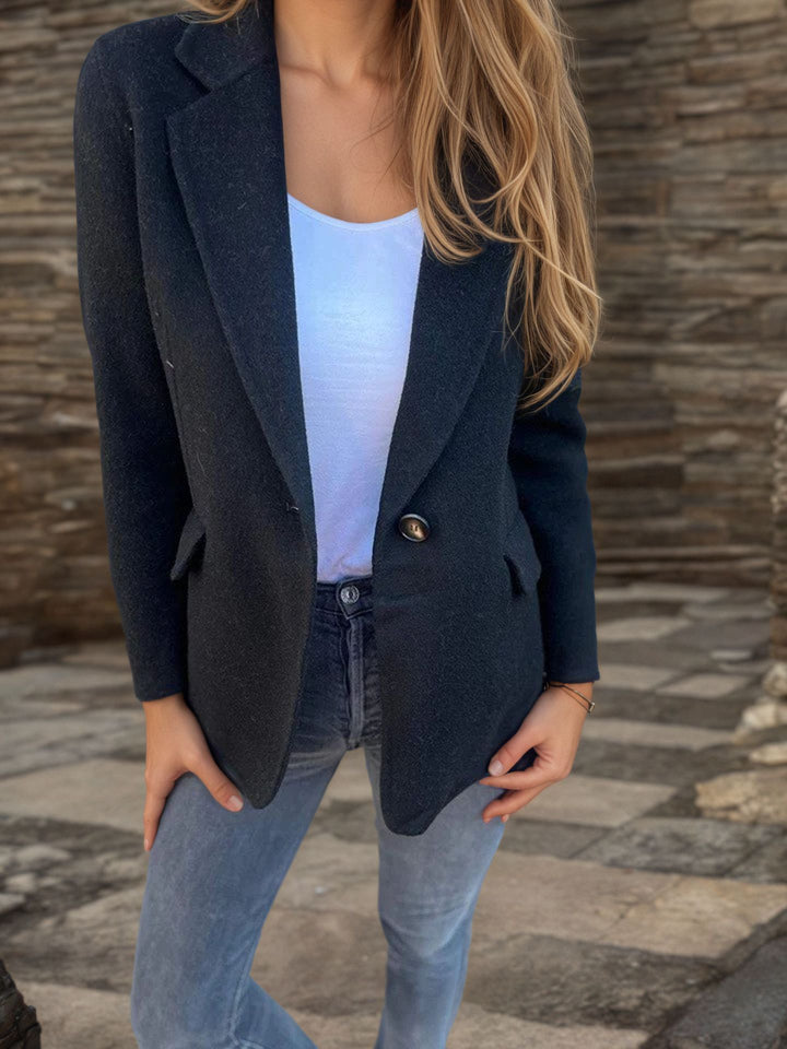 Women's tailored bouclé blazer with a notched lapel and single-button detail Drune