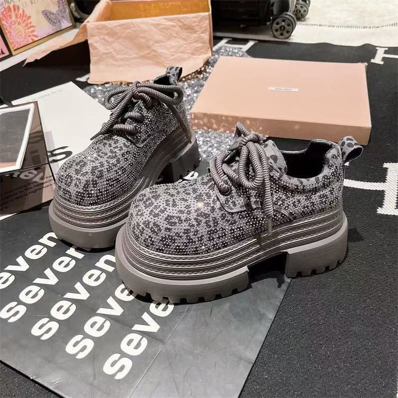 Women's sneaker with sparkling leopard design and durable sole Mune Fashion