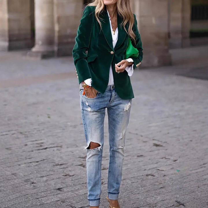 Ladies Elegant tailored velvet blazer with notch lapels and single-button Mune Fashion