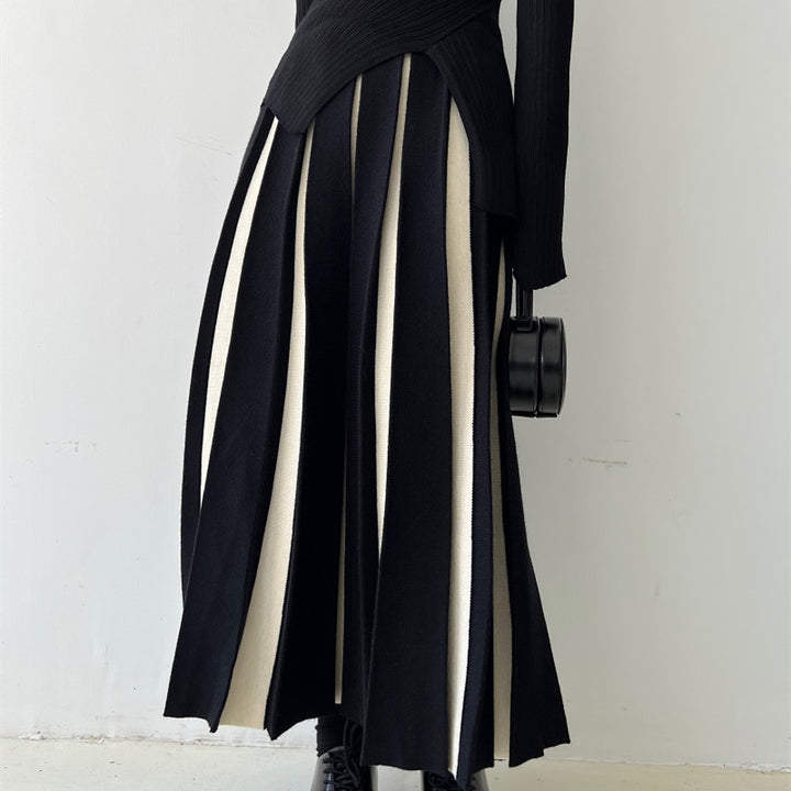 Ladies Elegant Pleated Skirt with Contrasting Stripes Mune Fashion