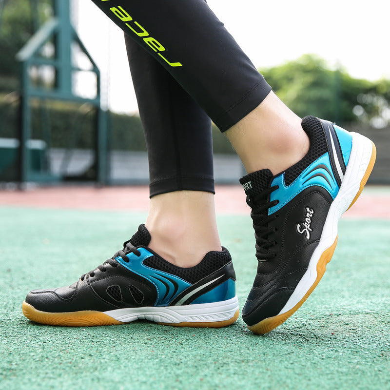 Men's nano lightweight indoor court shoe with non-marking rubber outsole, reinforced toe cap, and cushioning foam midsole Mune Fashion