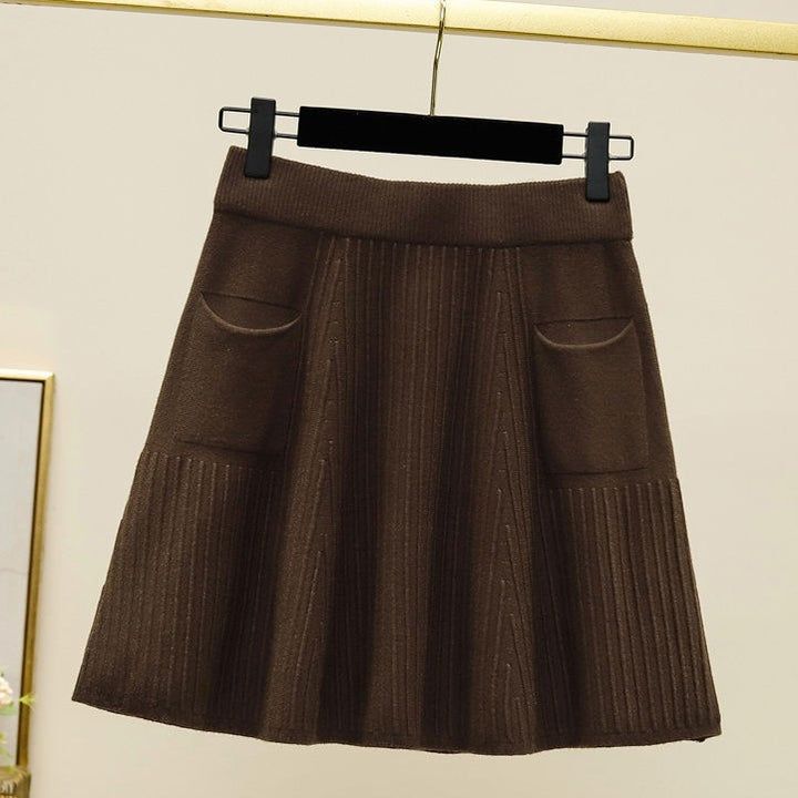 Women's Pleated Skirt with Practical Pockets Mune Fashion