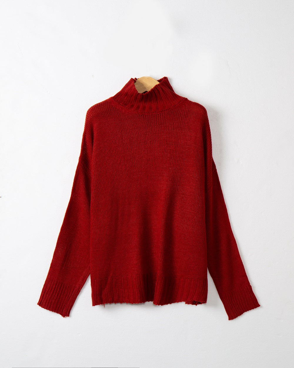 Women's turtleneck sweater made of chunky knit with oversized cut Mune Fashion