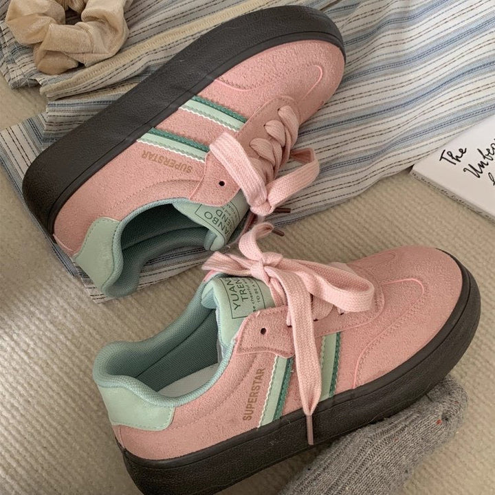 Women's sneakers with comfortable lacing and cushioning sole Mune Fashion