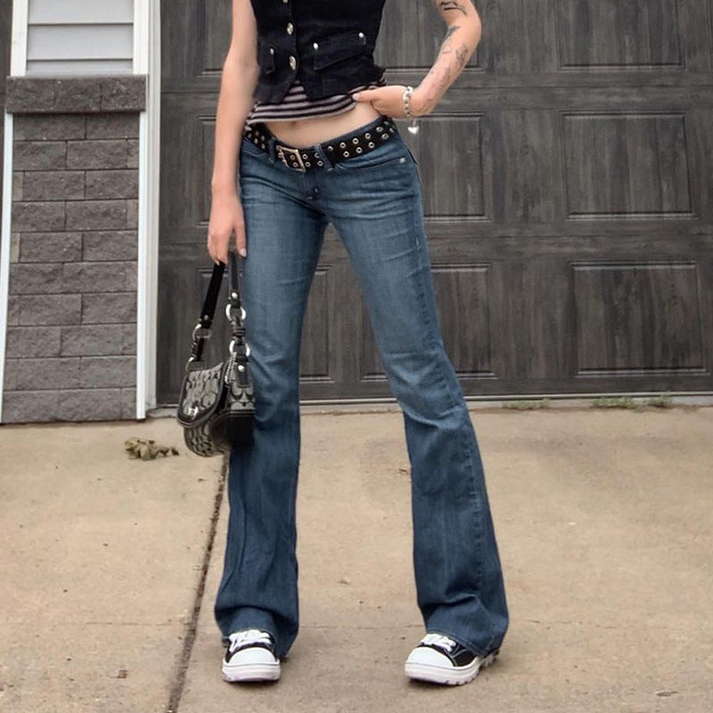 Ladies low rise flared jeans with slim thigh part and wide hem Mune Fashion
