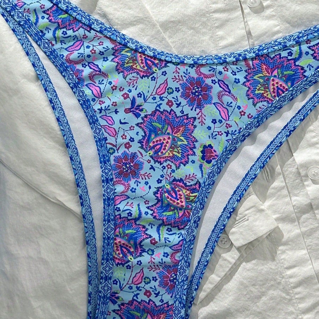 Women's Triangle Bikini with Vibrant Floral Pattern Mune Fashion