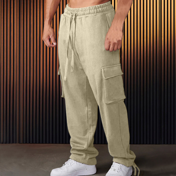 Men's cargo sweatpants in relaxed fit with large flap pockets and drawstring Mune Fashion