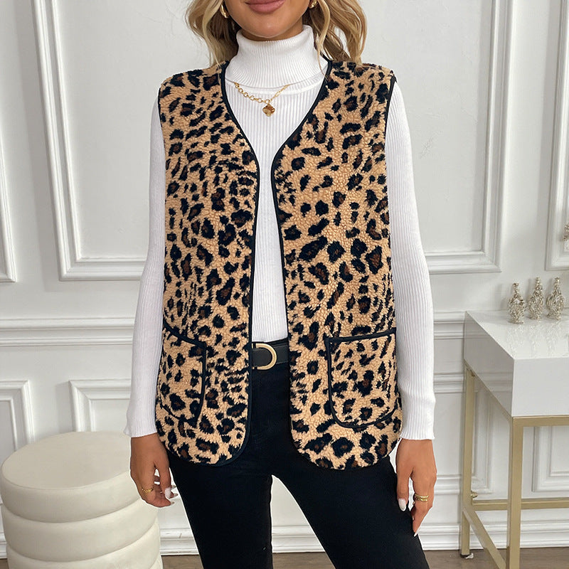 Women Lined Teddy Vest with Leopard Print and Patch Pockets Mune Fashion