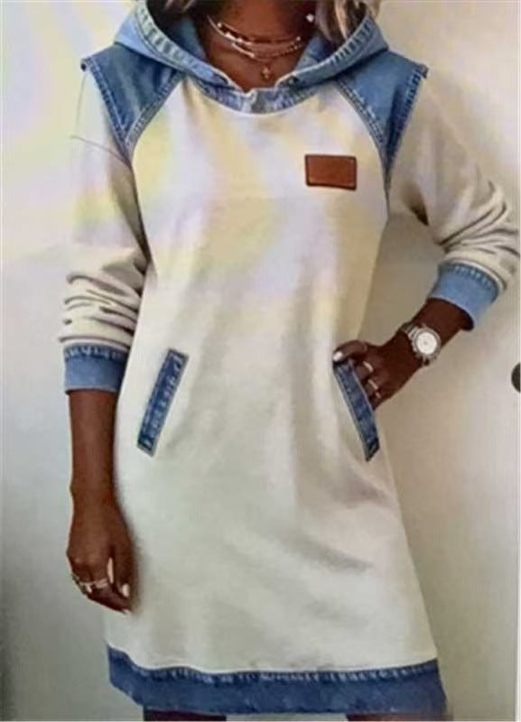 Women's hooded sweatshirt dress with denim appliqués, kangaroo pockets and casual cut Mune Fashion