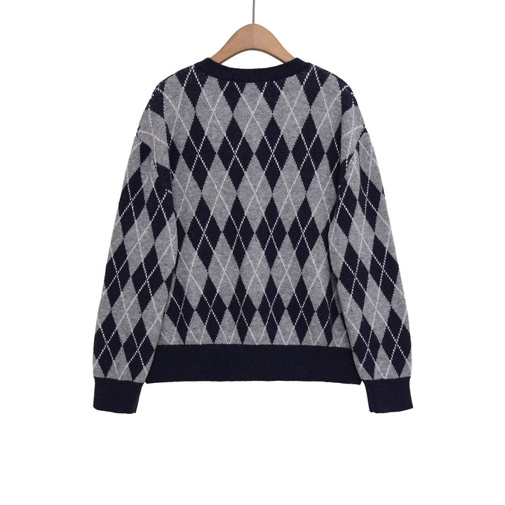 Women's Argyle V-Neck Knitted Sweater with Diamond Pattern Mune Fashion