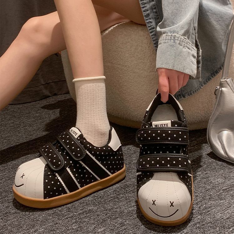 Women's sneakers with wide Velcro fastenings and casual design Mune Fashion