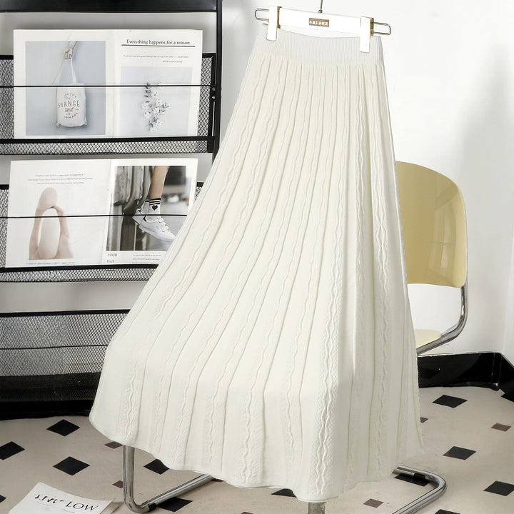 Ladies Pleated Maxi Skirt with Graphic Cable Pattern Mune Fashion