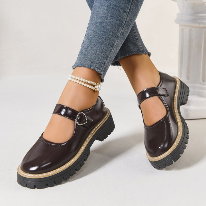 Damen Riemchen‑Slipper im Mary‑Jane‑Stil mit grober Profilsohle und Herzschließe Mune Fashion