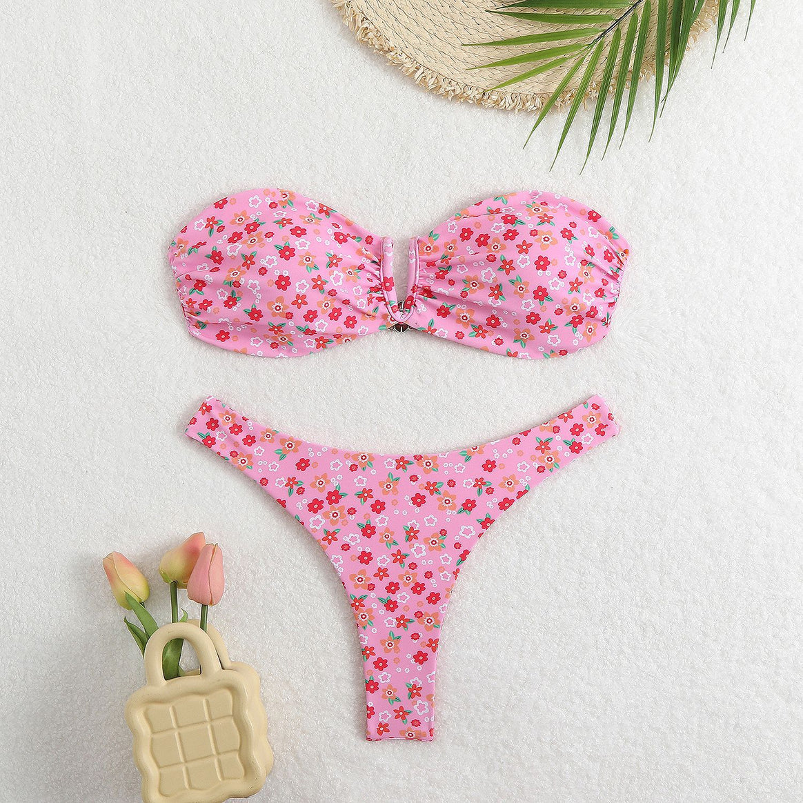 Women's bikini set with romantic floral pattern and adjustable top Mune Fashion