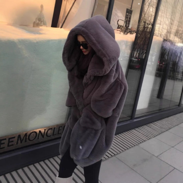 Ladies Oversized Faux Fur Coat with Hood and Pockets Mune