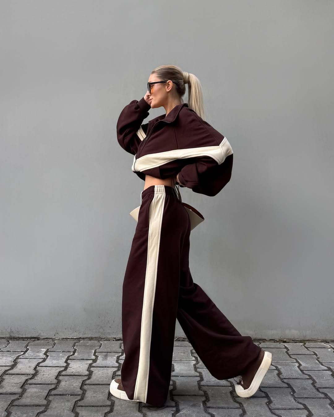 Women's Two-Piece Oversized Windbreaker Set with Contrast Stripes, Elastic Hem and Drawstring Pants Mune Fashion
