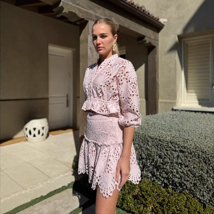 Ladies nan Broderie-Anglaise Two-piece with embroidered blouse and waist-accentuating flounce skirt Mune Fashion