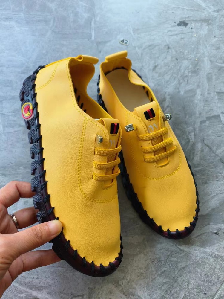 Women's lightweight, soft slip-on with hand-stitched rubber sole and elastic lacing Mune Fashion