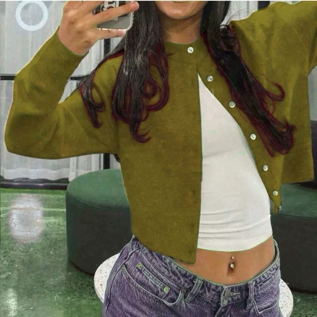 Women's Cropped Button Cardigan in Cropped Style with Round Neckline Mune Fashion