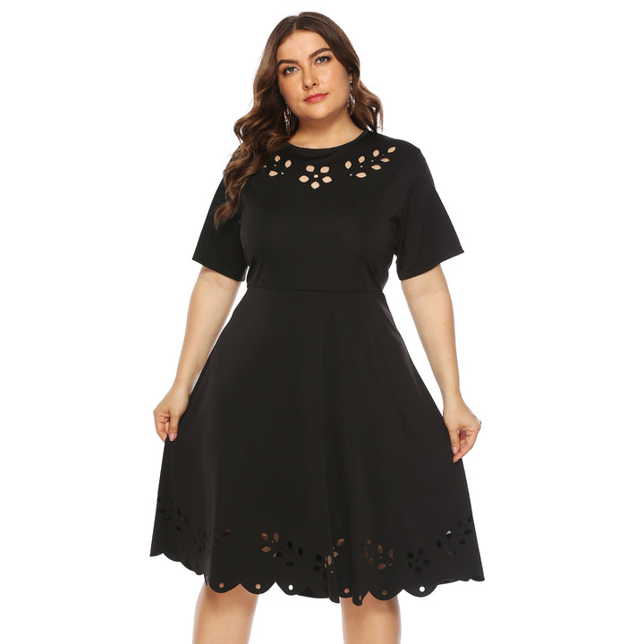 Women's elegant dress with neckline and ruffled hem Mune Fashion