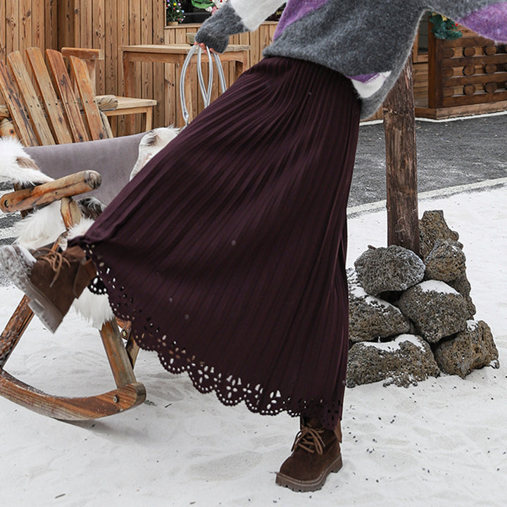 Women's pleated midi skirt with fine pleats, elasticated waistband and floral laser-cut hem Mune Fashion