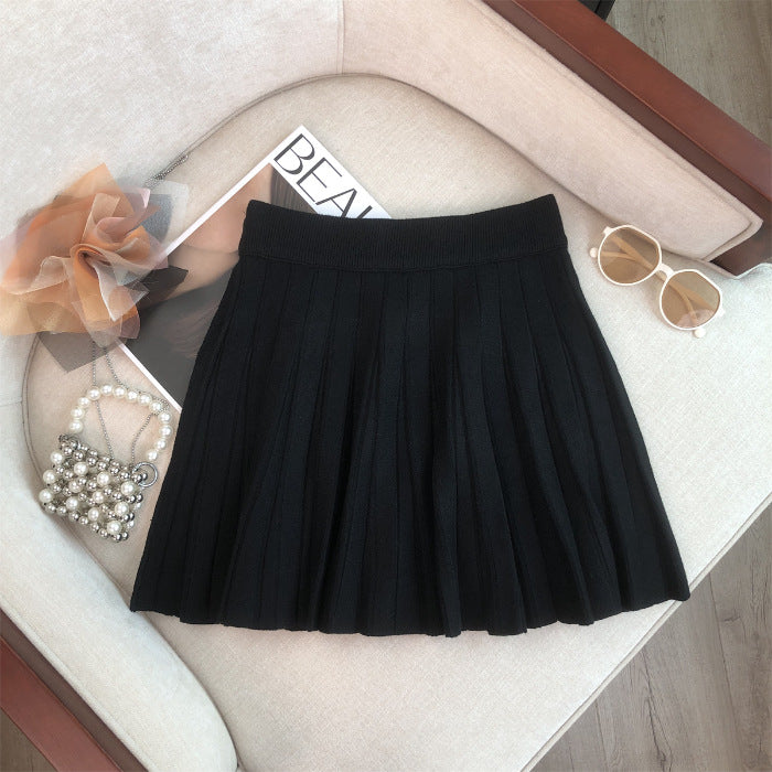 Women's pleated skirt made of lightweight knitwear Mune Fashion