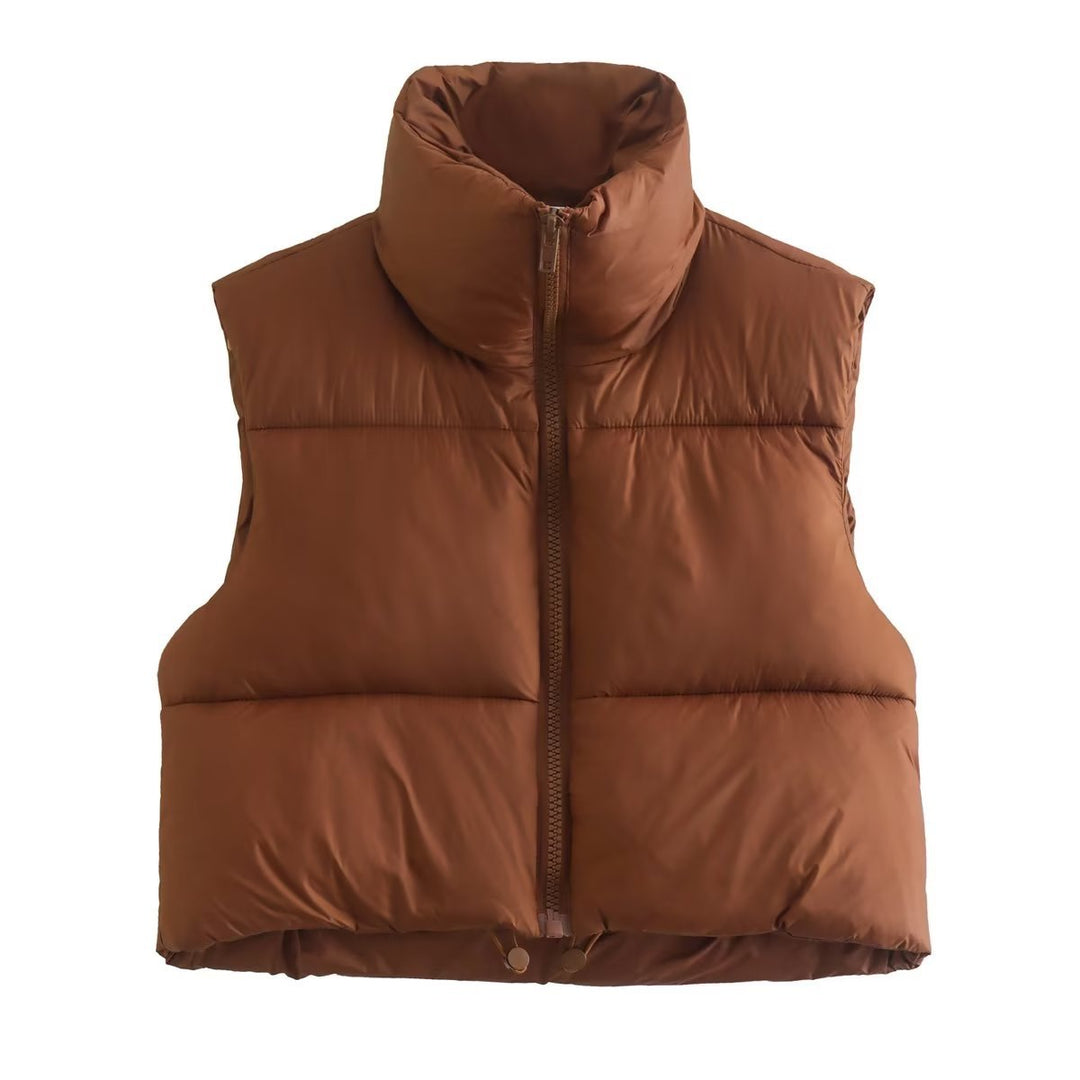 Women short quilted vest with high stand-up collar, lightweight puffer look and adjustable hem Mune Fashion
