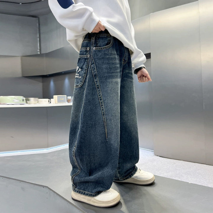 Women's wide-cut jeans with unique details Mune Fashion